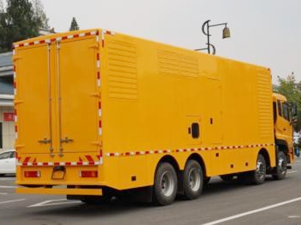 東風(fēng)天龍前四后八電源車(chē)1000KW