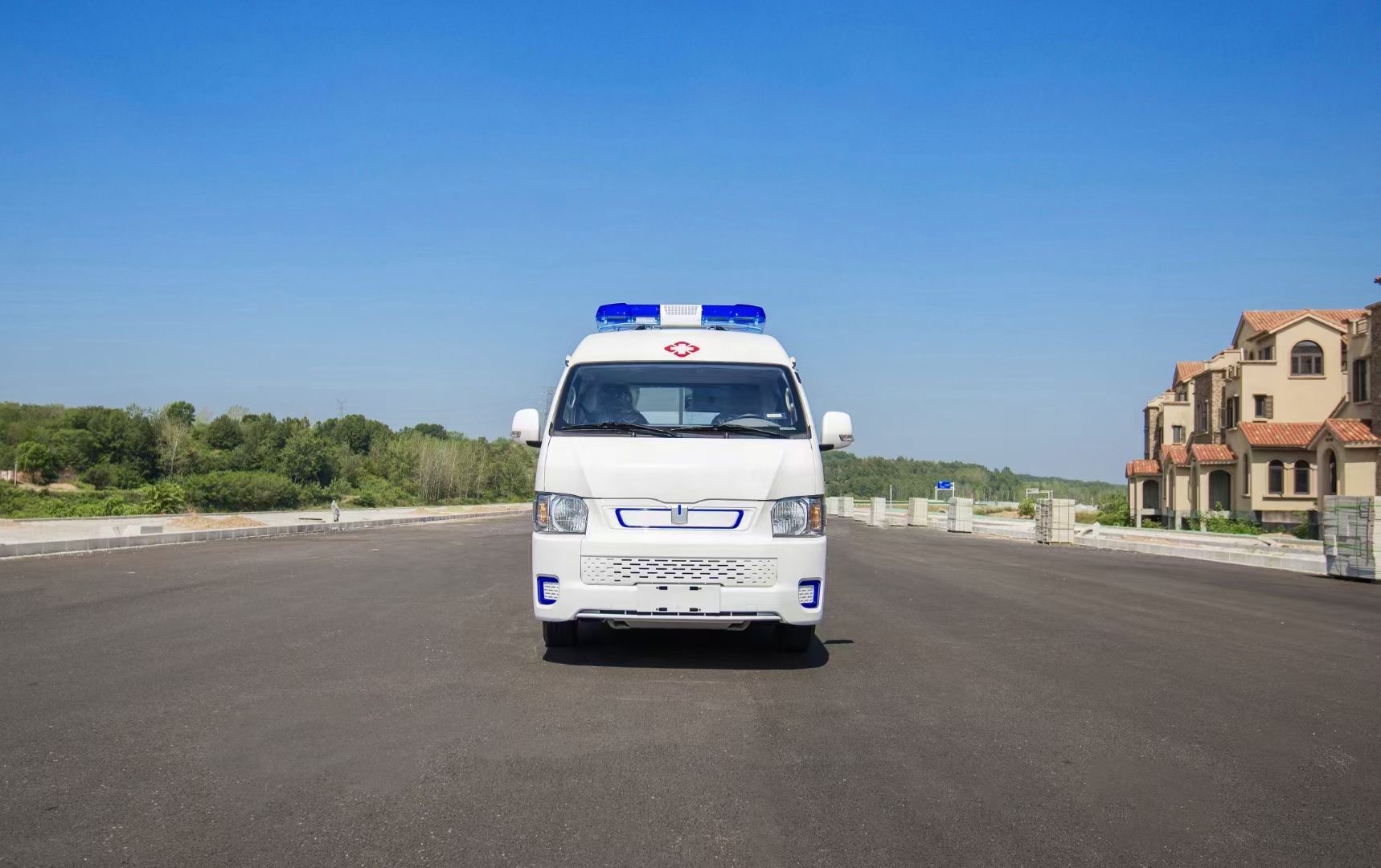 吉利電動(dòng)救護(hù)車