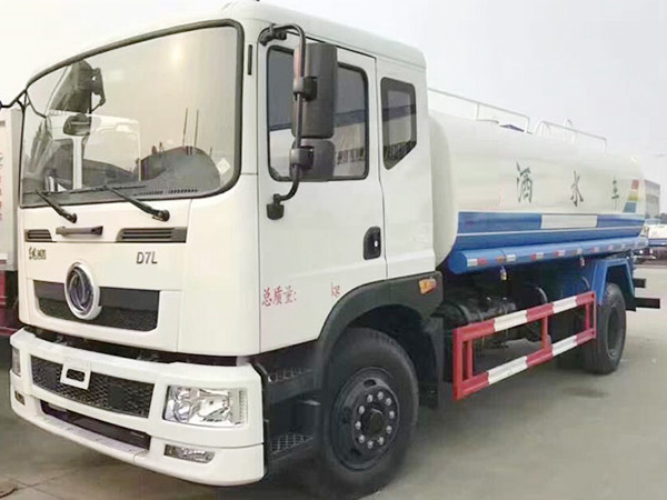 新手司機(jī)如何給挖機(jī)運(yùn)輸車更換潤滑油