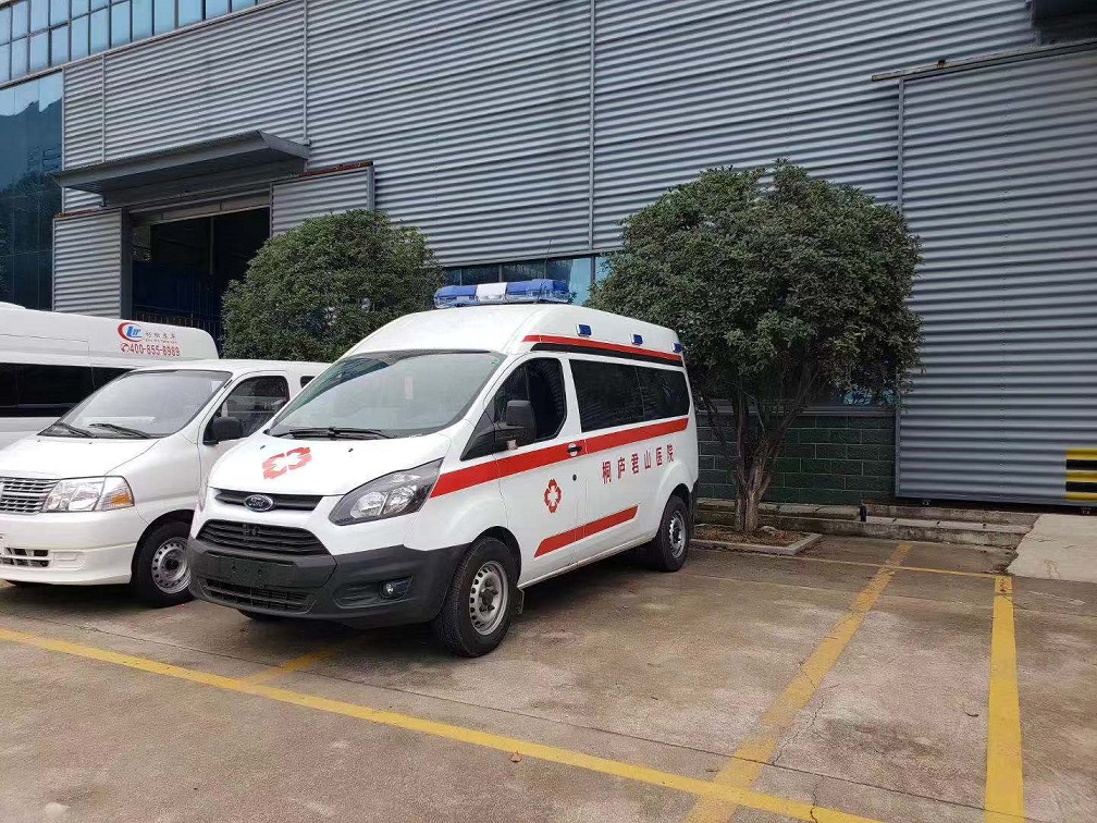 1臺福特新全順V362救護車---發(fā)往浙江桐廬山醫(yī)院