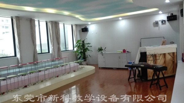 <a href='http://www.brianstaruk.com/chanpin/58-1.html' target='1' style='font-size:18px; font-weight:bold; color:#000000;'>音樂功能室</a>