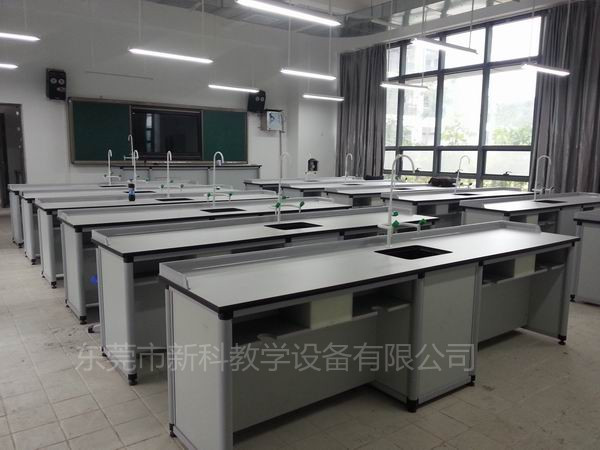 <a href='http://www.brianstaruk.com/chanpin/53-1.html' target='1' style='font-size:18px; font-weight:bold; color:#000000;'>科學(xué)實(shí)驗(yàn)室</a>設(shè)備