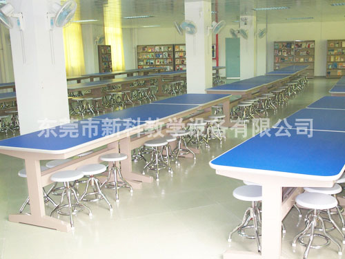 <a href='http://www.brianstaruk.com/chanpin/110-1.html' target='1' style='font-size:18px; font-weight:bold; color:#000000;'>圖書閱覽室</a>8