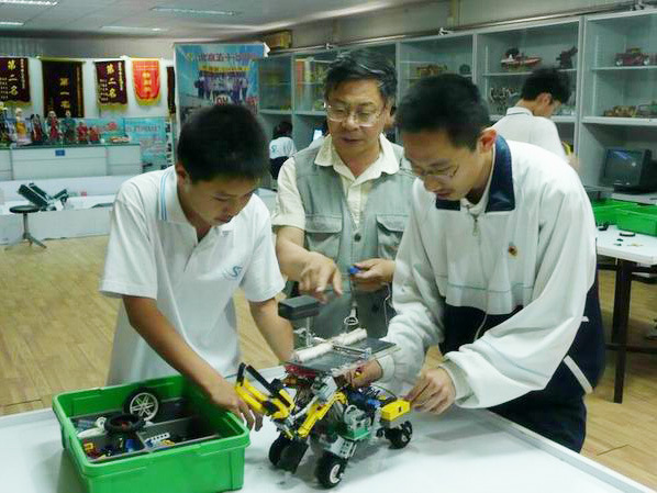 <a href='http://www.brianstaruk.com/chanpin/60-1.html' target='1' style='font-size:18px; font-weight:bold; color:#000000;'>機(jī)器人功能室</a>5